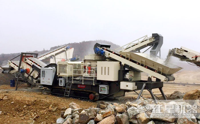 履帶式小型流動(dòng)打石機(jī)現(xiàn)場(chǎng)作業(yè) 履帶式小型流動(dòng)打石機(jī)現(xiàn)場(chǎng)作業(yè)