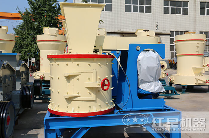 立式復(fù)合破碎機設(shè)備展示