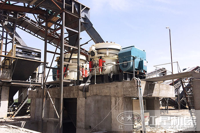 南陽時(shí)產(chǎn)800噸玄武巖加工作業(yè)現(xiàn)場 南陽時(shí)產(chǎn)800噸玄武巖加工作業(yè)現(xiàn)場