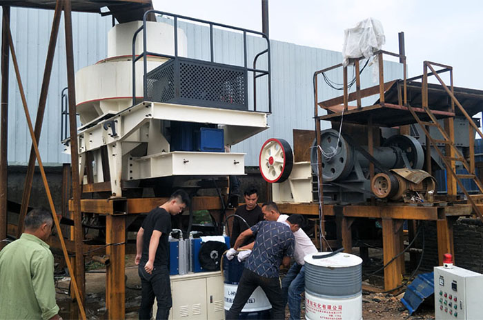 紅星滁州用戶(hù)鵝卵石制砂機(jī)安裝現(xiàn)場(chǎng) 紅星滁州用戶(hù)鵝卵石制砂機(jī)安裝現(xiàn)場(chǎng)