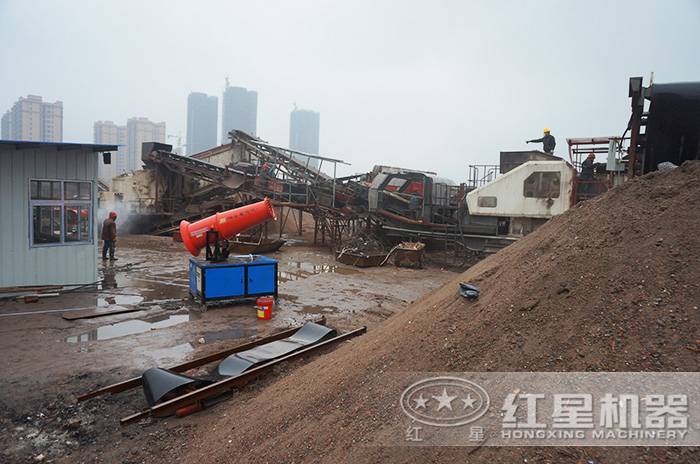 混凝土破碎加工現(xiàn)場 混凝土破碎加工現(xiàn)場