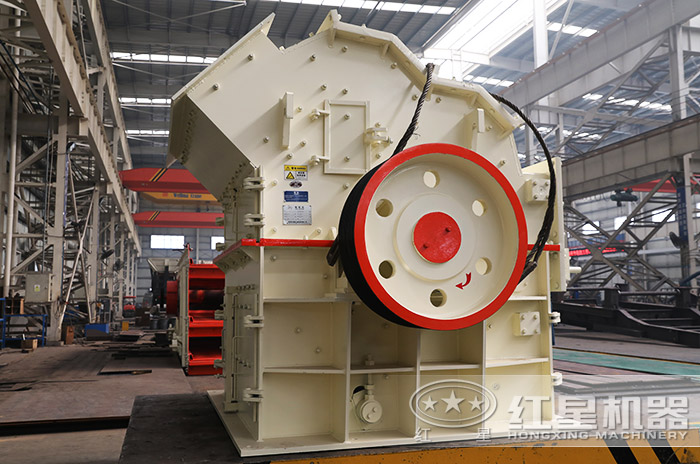 細(xì)碎機(jī)生產(chǎn)車(chē)間 細(xì)碎機(jī)生產(chǎn)車(chē)間