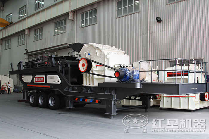 輪胎式細(xì)碎機(jī) 輪胎式細(xì)碎機(jī)