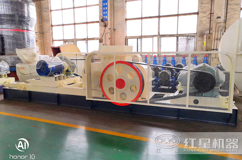 液壓對(duì)輥破碎機(jī)生產(chǎn)車間 液壓對(duì)輥破碎機(jī)生產(chǎn)車間