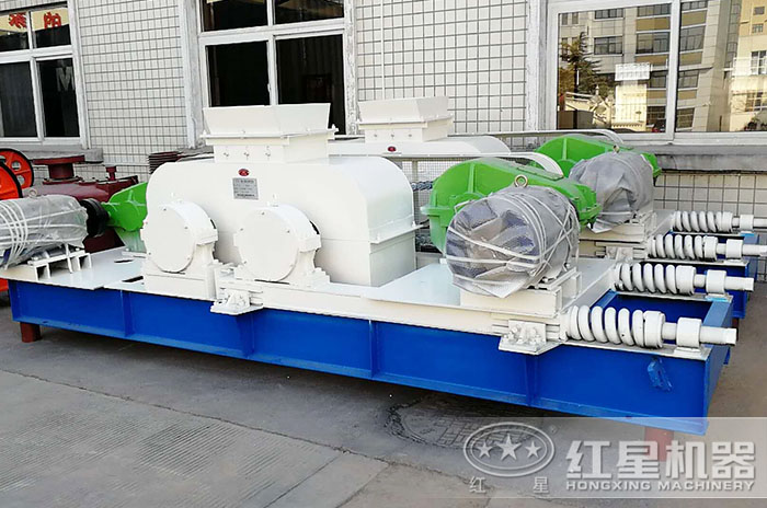 對(duì)輥式碎石機(jī) 對(duì)輥式碎石機(jī)