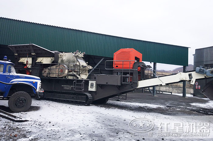 紅星移動履帶一體式破碎機作業(yè)現(xiàn)場 紅星移動履帶一體式破碎機作業(yè)現(xiàn)場