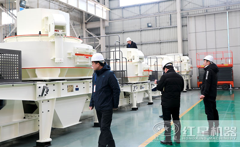 客戶到廠參觀玄武巖制砂機 客戶到廠參觀玄武巖制砂機