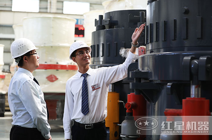 紅星機器專業(yè)人員為您提供專業(yè)的服務(wù) 紅星機器專業(yè)人員為您提供專業(yè)的服務(wù)