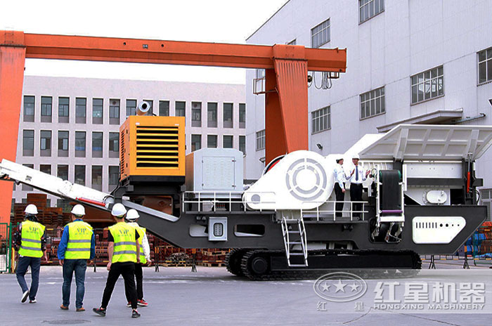 客戶到紅星機器廠區(qū)參觀建筑垃圾處理設備