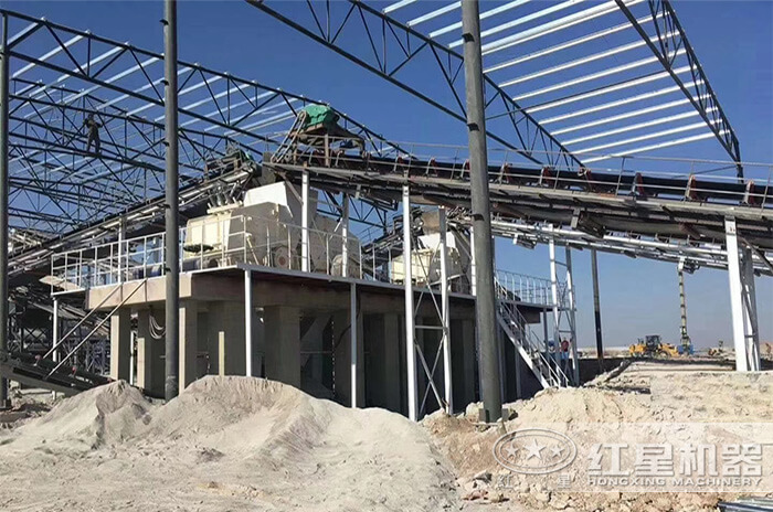 反擊式制砂機(jī)現(xiàn)場作業(yè)圖 反擊式制砂機(jī)現(xiàn)場作業(yè)圖