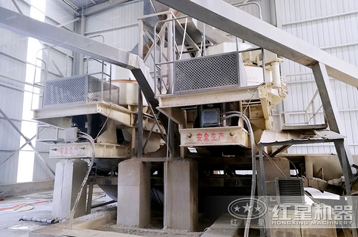 紅星卵石制沙機(jī)室內(nèi)作業(yè)現(xiàn)場(chǎng) 紅星卵石制沙機(jī)室內(nèi)作業(yè)現(xiàn)場(chǎng)