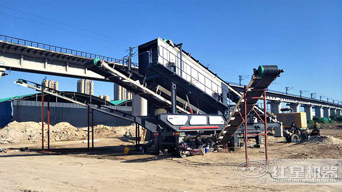 移動破碎站工作現(xiàn)場 移動破碎站工作現(xiàn)場