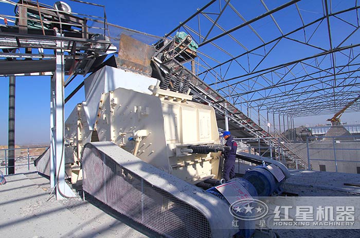 反擊式錘式破碎機施工現(xiàn)場 反擊式錘式破碎機施工現(xiàn)場