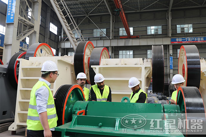 印度用戶來紅星廠區(qū)參觀試機 印度用戶來紅星廠區(qū)參觀試機