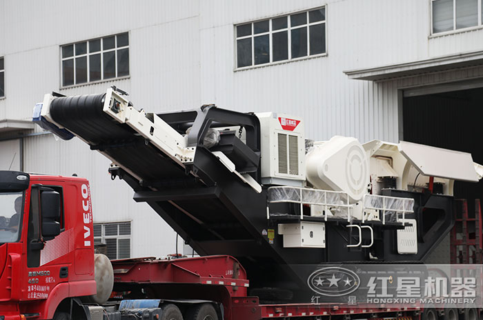 紅星機(jī)器履帶式移動(dòng)破碎機(jī)現(xiàn)場發(fā)貨 紅星機(jī)器履帶式移動(dòng)破碎機(jī)現(xiàn)場發(fā)貨