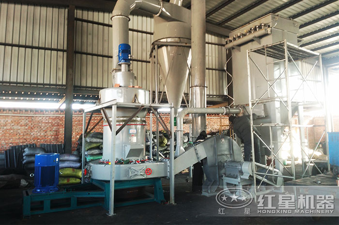 磨石粉機(jī)加工現(xiàn)場 磨石粉機(jī)加工現(xiàn)場