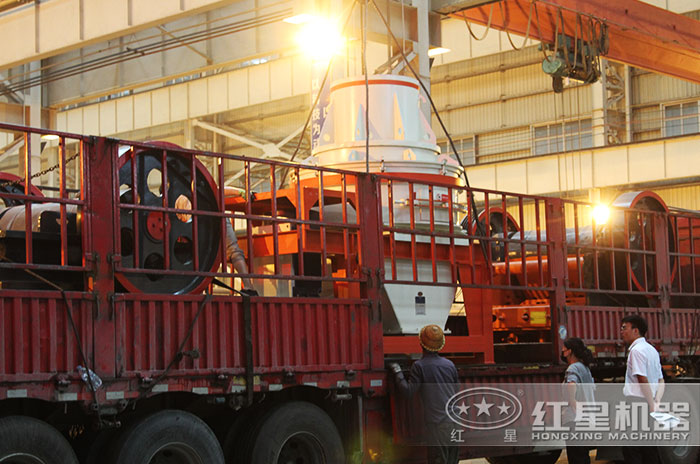 制砂機(jī)發(fā)貨現(xiàn)場 制砂機(jī)發(fā)貨現(xiàn)場