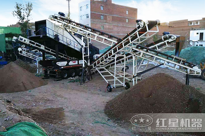 移動(dòng)破碎站加工現(xiàn)場(chǎng) 移動(dòng)破碎站加工現(xiàn)場(chǎng)