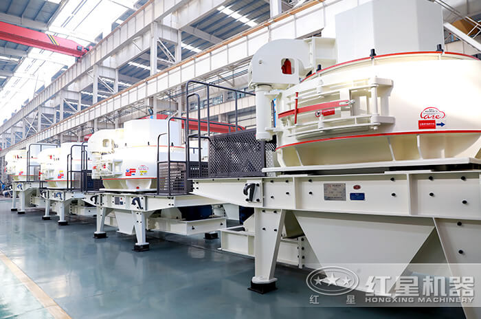 多種型號的沖擊式制砂機 多種型號的沖擊式制砂機