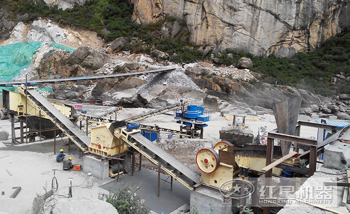 完整的機制砂生產線加工現(xiàn)場