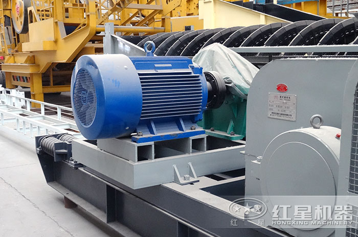 對(duì)輥式粉碎機(jī)細(xì)節(jié) 對(duì)輥式粉碎機(jī)細(xì)節(jié)