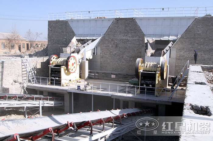顎式破碎機施工現(xiàn)場 顎式破碎機施工現(xiàn)場