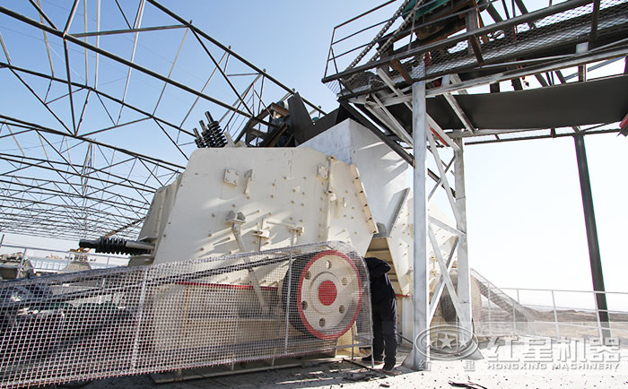 1320反擊式破碎機(jī)作業(yè)現(xiàn)場(chǎng)