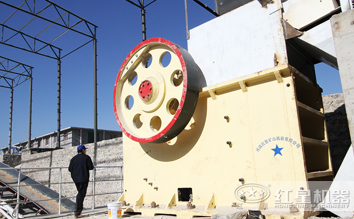 可以時產(chǎn)1000噸的碎石機加工現(xiàn)場 可以時產(chǎn)1000噸的碎石機加工現(xiàn)場