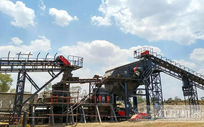 搭配兩臺圓錐破碎機(jī)的加工現(xiàn)場 搭配兩臺圓錐破碎機(jī)的加工現(xiàn)場