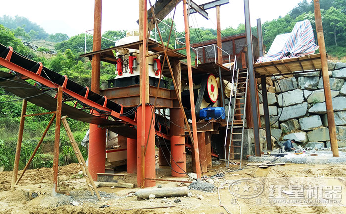 可砂石料破碎加工現(xiàn)場 可砂石料破碎加工現(xiàn)場