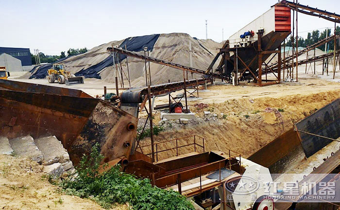 錘式破碎機(jī)加工現(xiàn)場展示 錘式破碎機(jī)加工現(xiàn)場展示