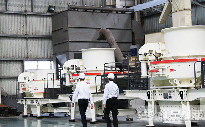 客戶到紅星機廠區(qū)參觀考察設(shè)備 客戶到紅星機廠區(qū)參觀考察設(shè)備