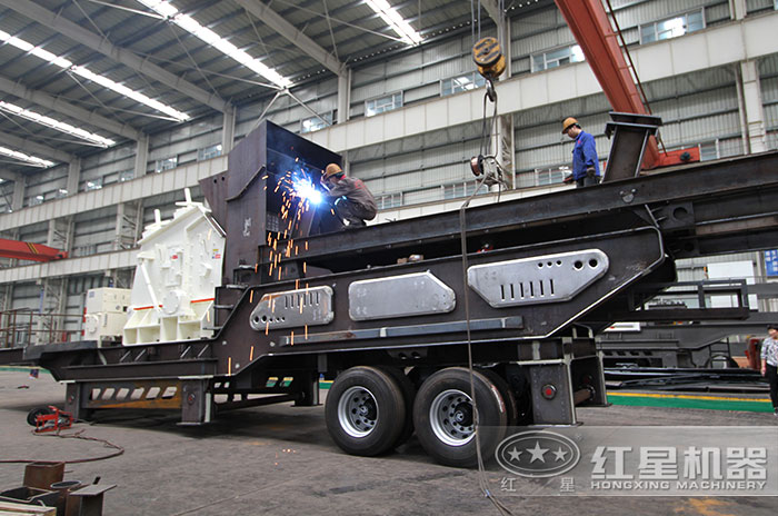 反擊式移動破碎站車間 反擊式移動破碎站車間