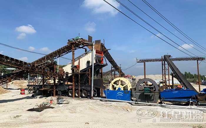 單臺移動制砂機便可把石頭破碎成沙子 單臺移動制砂機便可把石頭破碎成沙子