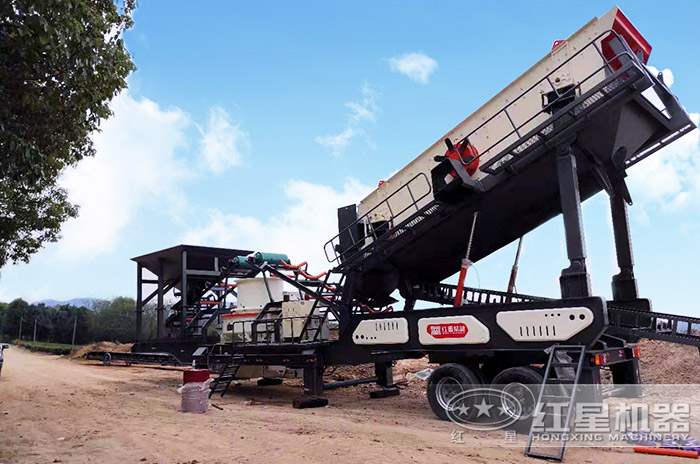 移動制沙一體機設備作業(yè)現(xiàn)場