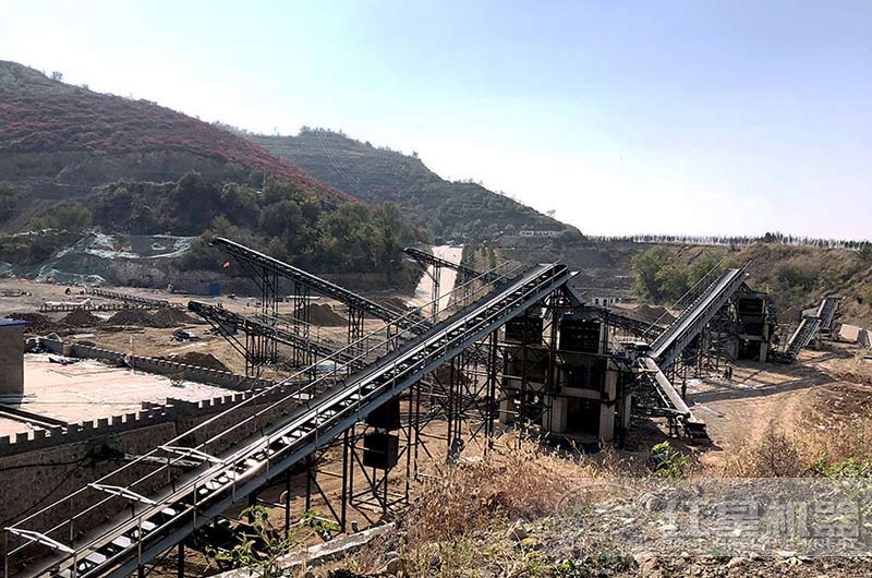 砂石加工生產(chǎn)線現(xiàn)場(chǎng) 砂石加工生產(chǎn)線現(xiàn)場(chǎng)