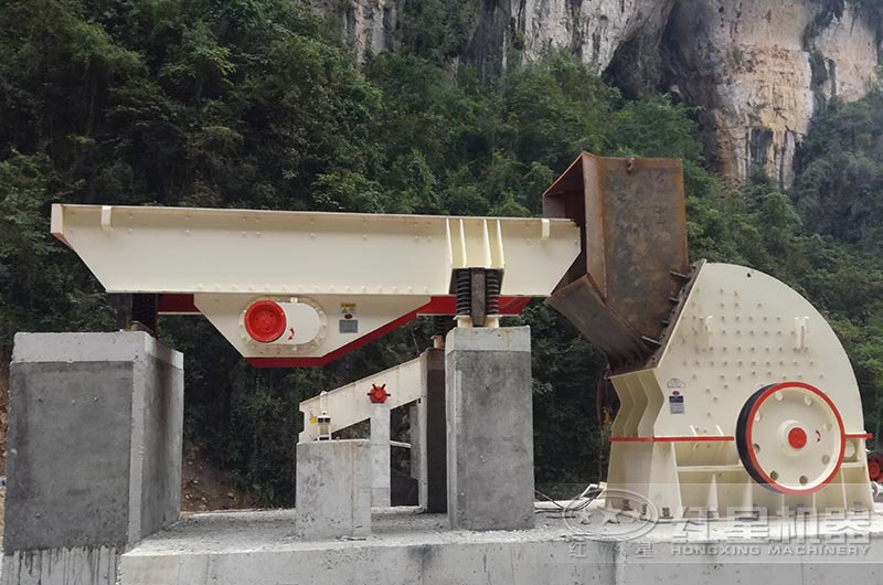 錘式制砂設備安裝現(xiàn)場 錘式制砂設備安裝現(xiàn)場