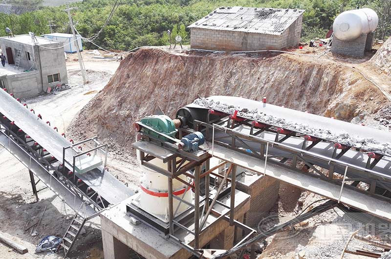 破碎生產(chǎn)現(xiàn)場 破碎生產(chǎn)現(xiàn)場