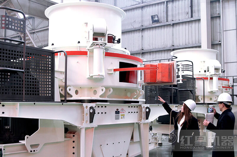 產(chǎn)品經(jīng)理為客戶講解設(shè)備詳情 產(chǎn)品經(jīng)理為客戶講解設(shè)備詳情