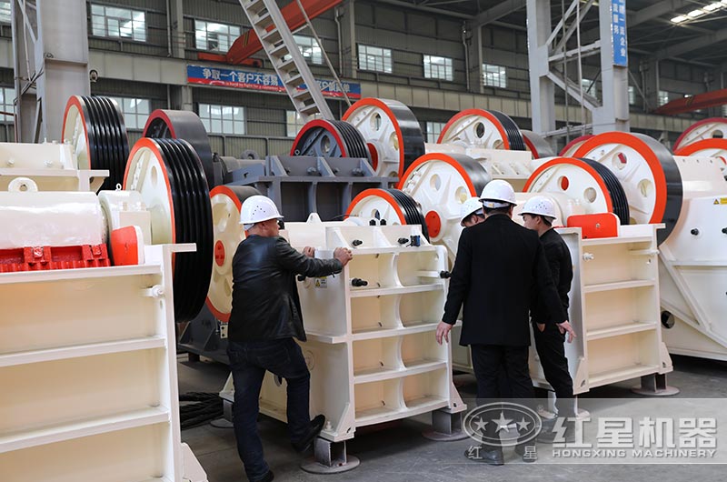 破碎設(shè)備用戶參觀現(xiàn)場 破碎設(shè)備用戶參觀現(xiàn)場