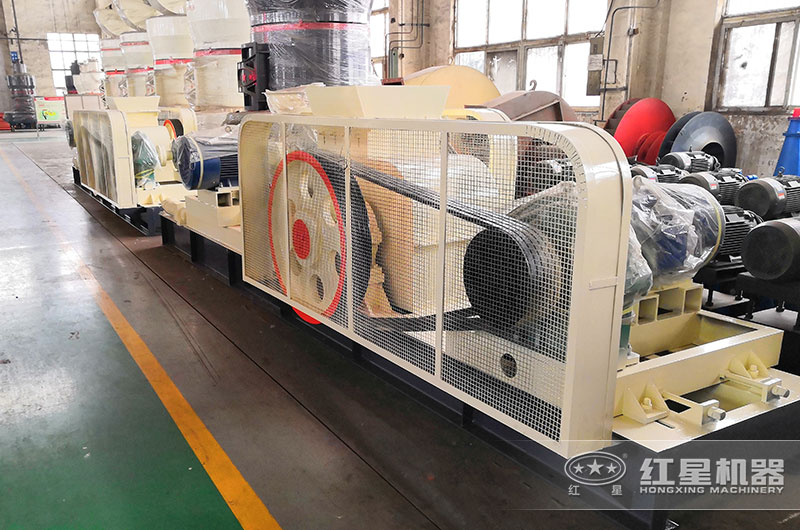 紅星對(duì)輥式制砂機(jī) 紅星對(duì)輥式制砂機(jī)