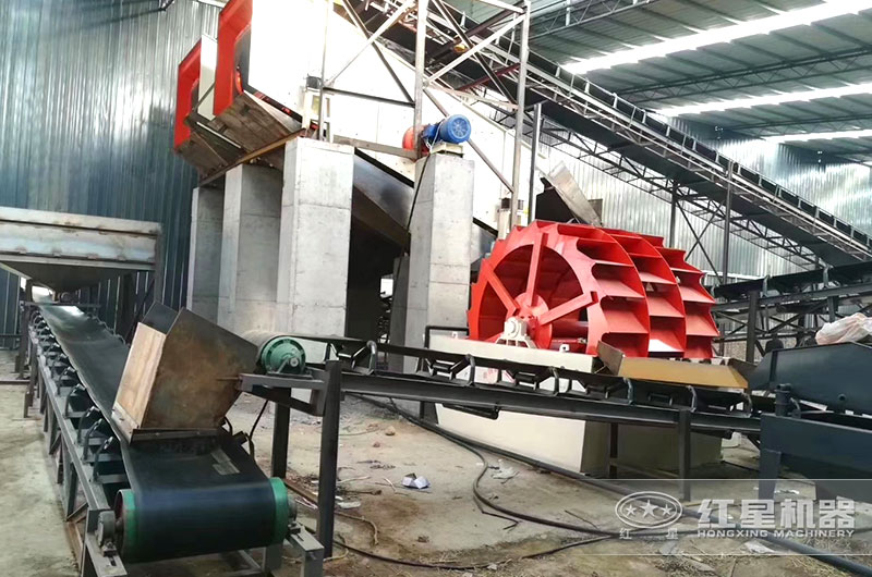 安裝中的室內(nèi)輪斗式洗沙生產(chǎn)線 安裝中的室內(nèi)輪斗式洗沙生產(chǎn)線