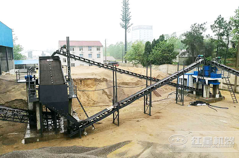 小型制砂生產(chǎn)現(xiàn)場 小型制砂生產(chǎn)現(xiàn)場