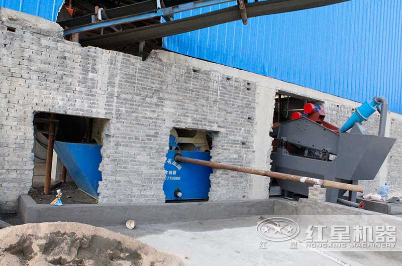 時(shí)產(chǎn)100噸洗砂機(jī)現(xiàn)場(chǎng)實(shí)拍 時(shí)產(chǎn)100噸洗砂機(jī)現(xiàn)場(chǎng)實(shí)拍