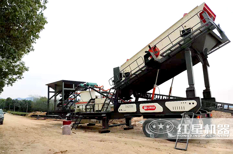 移動(dòng)立式?jīng)_擊破碎機(jī)現(xiàn)場(chǎng) 移動(dòng)立式?jīng)_擊破碎機(jī)現(xiàn)場(chǎng)