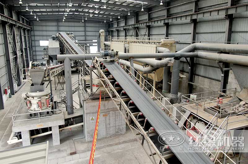 大型鄂破與圓錐破聯(lián)合作業(yè)現(xiàn)場 大型鄂破與圓錐破聯(lián)合作業(yè)現(xiàn)場