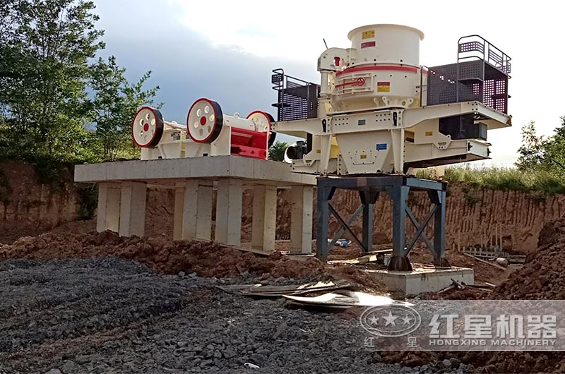 龍巖小型石料粉碎機生產(chǎn)線現(xiàn)場二 龍巖小型石料粉碎機生產(chǎn)線現(xiàn)場二