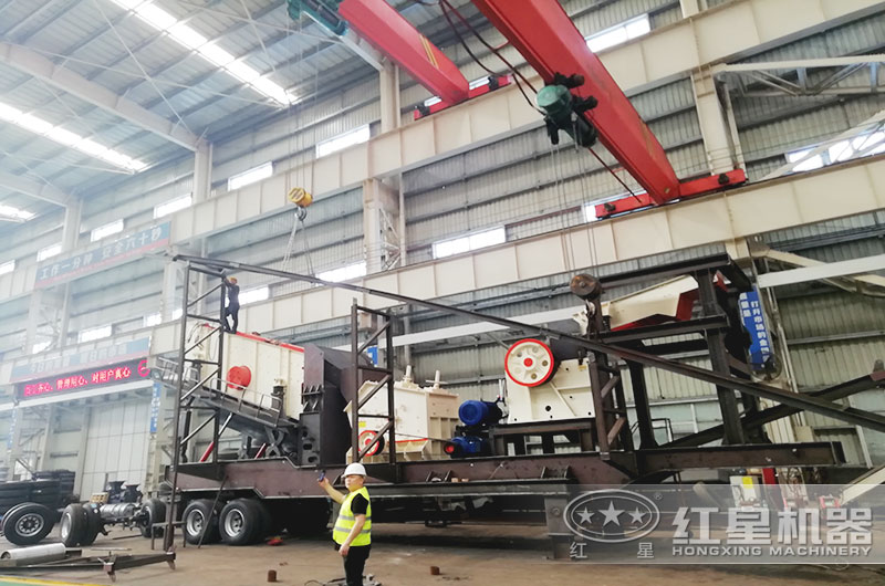 四合一移動石頭粉碎機(jī)設(shè)備 四合一移動石頭粉碎機(jī)設(shè)備