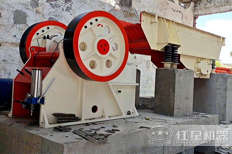 顎破機安裝現(xiàn)場 顎破機安裝現(xiàn)場