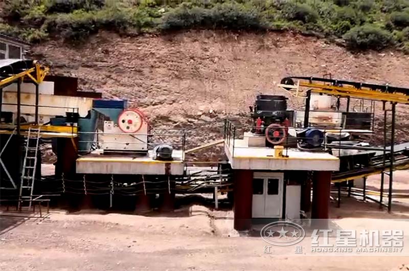 用市電的機(jī)制砂生產(chǎn)線現(xiàn)場比較節(jié)省 用市電的機(jī)制砂生產(chǎn)線現(xiàn)場比較節(jié)省